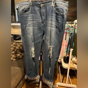 Lucky and blessed jeans size 20 Cheetah cuff